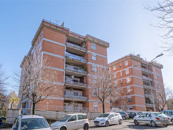 Bivio di Guidonia - Quadrilocale - Ristrutturato